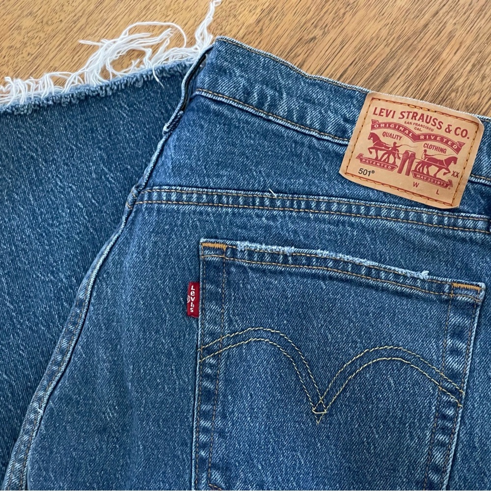 Levi’s 501 Women’s Jeans W32 L26 Blue Denim Straight Leg Button Fly